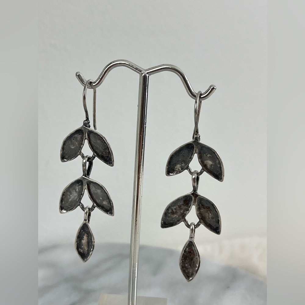 SILPADA Silver leaf earrings. Sterling silver - Picture 3 of 4